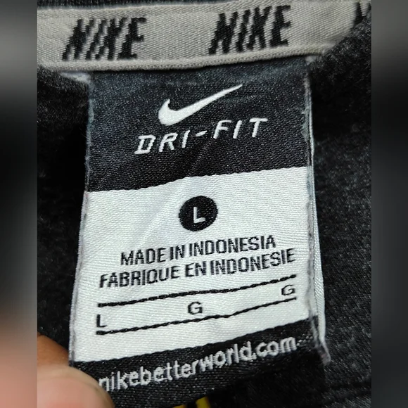 NIKE Oregon Ducks Medium 1/4 Zip Black Pullover Youth Dri-Fit Sweatshirt - Picture 10 of 12